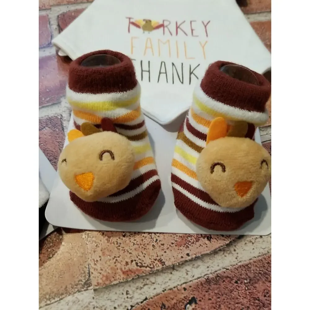 Halloween & Thanksgiving Baby 0-12mon 3‎ Piece Set Hat Bib Socks Lot of 2